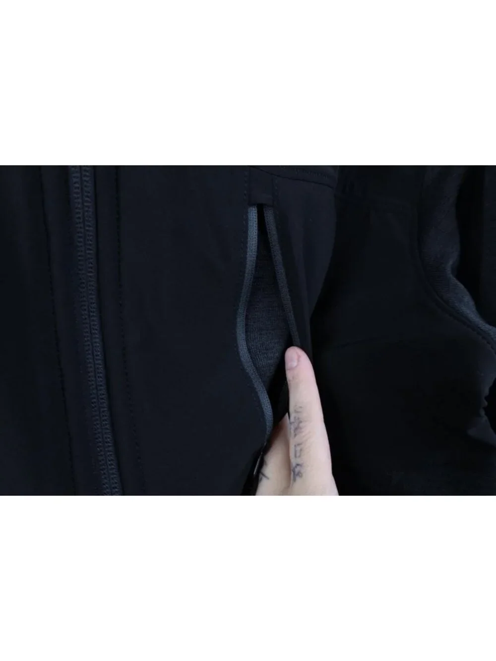 The North Face Mens Medium Spell Out Norris Full Zip Fleece Jacket Heather Black